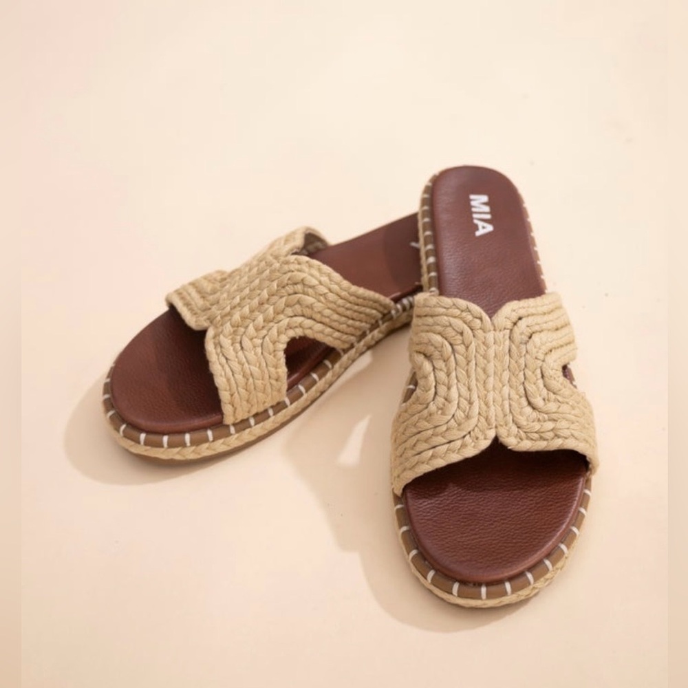 New in Box MIA Woven Rope Slide Sandals Size 7.5